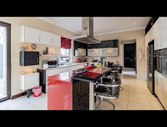 5 BEDROOM HOUSE FOR SALE IN WOODMEAD